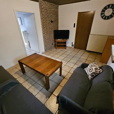 Linden 27 Apartment *