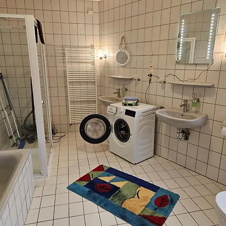Linden 27 Apartment *